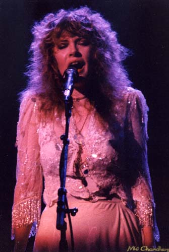 Stevie Nicks, 1975-9 - 31 KBytes